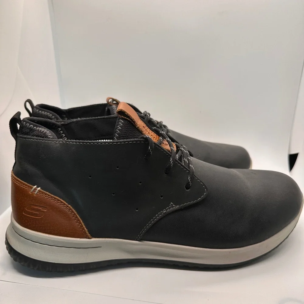 Skechers Men's Relaxed Fit Respected Loleto Chukka Boot Black‎ Leather Size 12